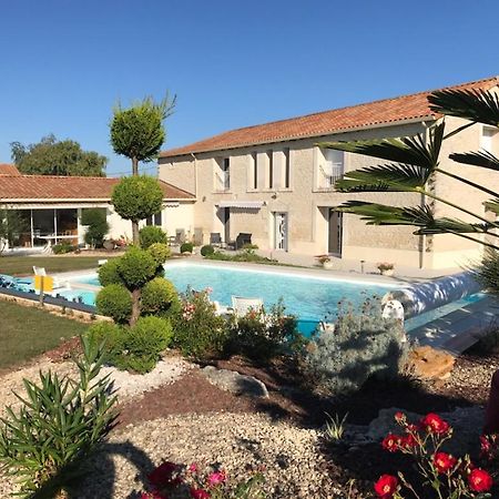 Bed and Breakfast A La Gloriette Neuville-du-Poitou Exterior foto