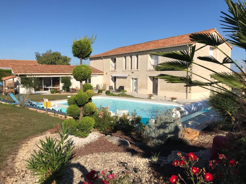Bed and Breakfast A La Gloriette Neuville-du-Poitou Exterior foto