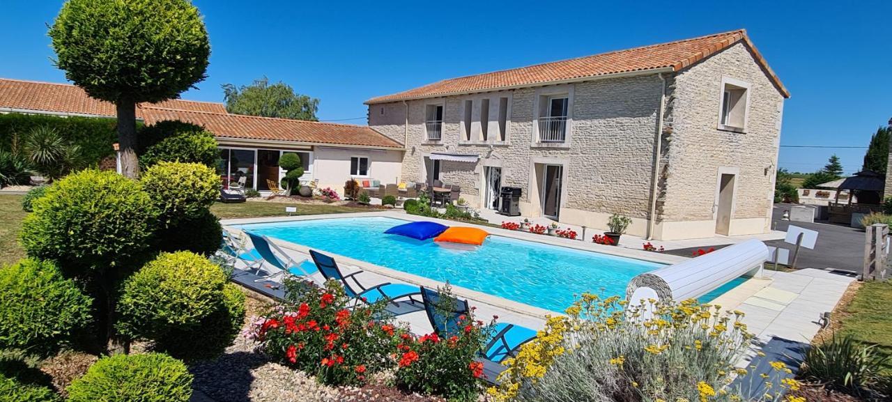 Bed and Breakfast A La Gloriette Neuville-du-Poitou Exterior foto