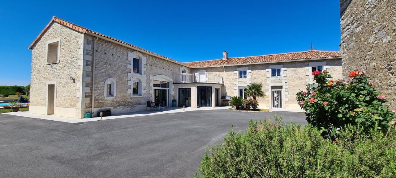 Bed and Breakfast A La Gloriette Neuville-du-Poitou Exterior foto
